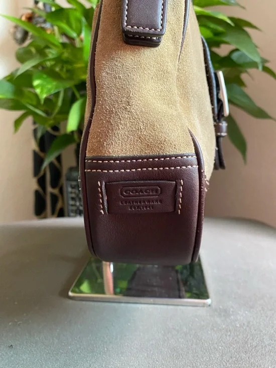 Vintage Coach Hampton Hobo Bag, Camel Suede, Brown Leather Trim, Style 7589 - Picture 5 of 16